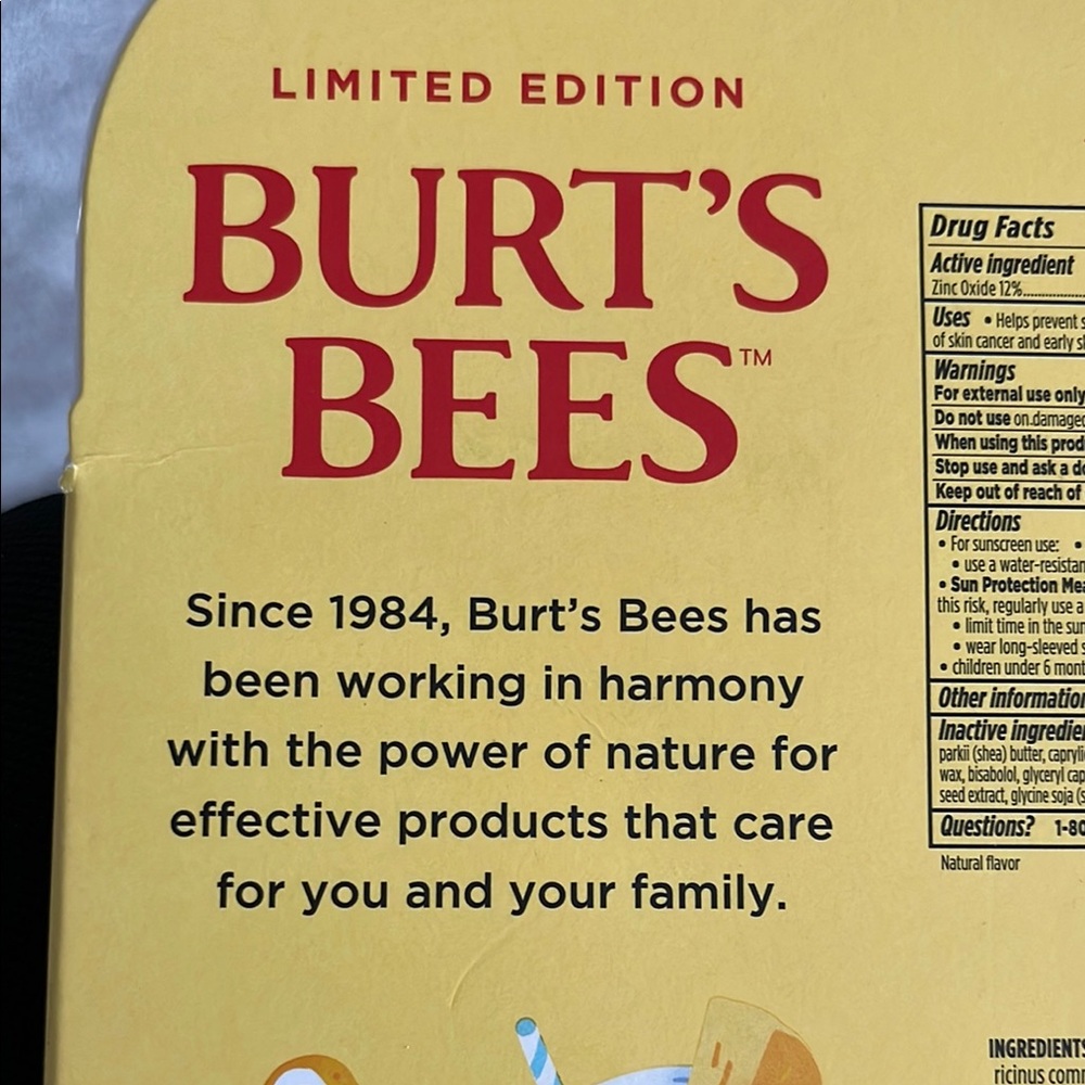 Burt's Bees 10 lip balms 30 SPF - Picture 5 of 6